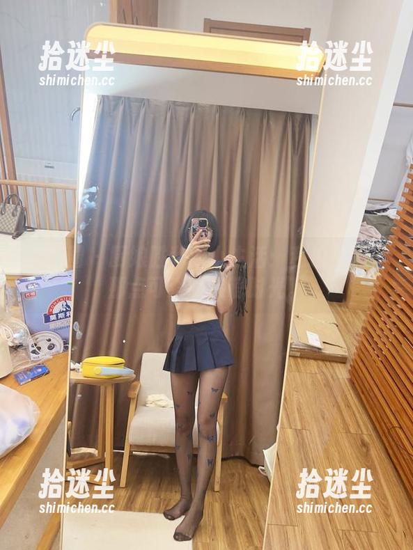 微密圈 - 厨娘胜利的小生活：私拍资源里那点可爱的呆萌时光。
