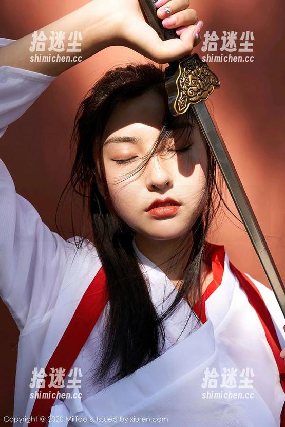 蜜桃社 - 作品里藏着陈年梗，静香Mandy的定制运动真不一般！