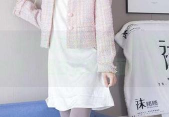 袜啵啵 – 雪糕的灰丝写真：把超长花絮变成故事，但古怪的画面等着你。