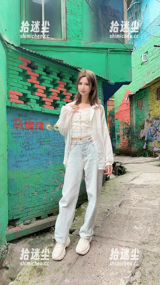 贝儿酱Miki 谁要来拿贝儿酱Miki的粉色心意图片资源?