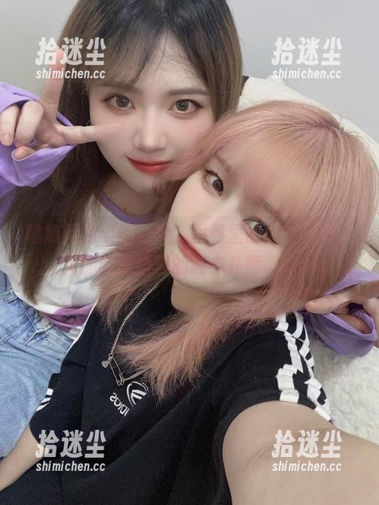 瞧瞧闪月半的私拍，图包里的岛村卯月，大胆试探边界的气息扑面而来。