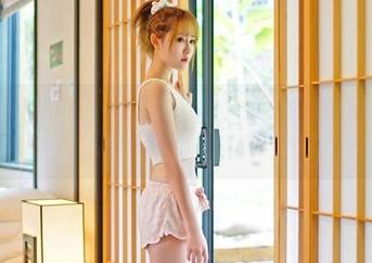 青豆客 – 更新啦！“汪佩妮Penny”的比基尼作品集，我倒是期待她的沙滩哲学。