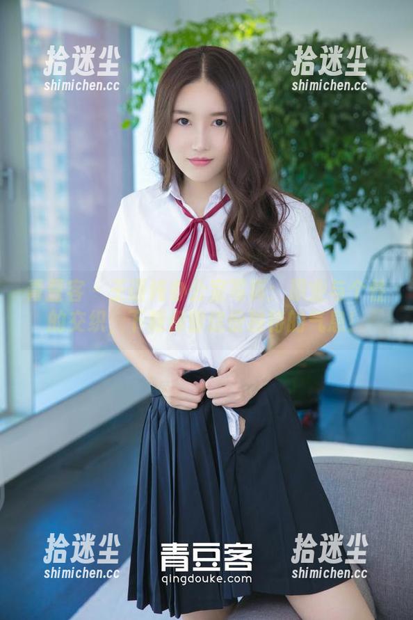青豆客 - 王语纯办公室写真：职业与个性的交织，下载保留这份独特的气息！