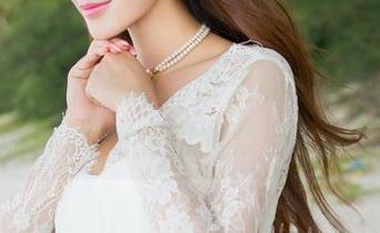青豆客 – 困在修女身份里的那点心事，雪瑞Lisa的定制图集告诉我们