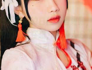 鬼畜瑶在不在w的白丝美图更新，这是哪个角度拍的？我在想，其他人会不会也被吸引？
