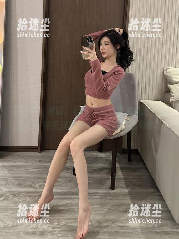 黎允熙 微密圈 - 看啊,黎允熙的写真集精选,是我心中完美腿部与柔美足部的双向暴击
